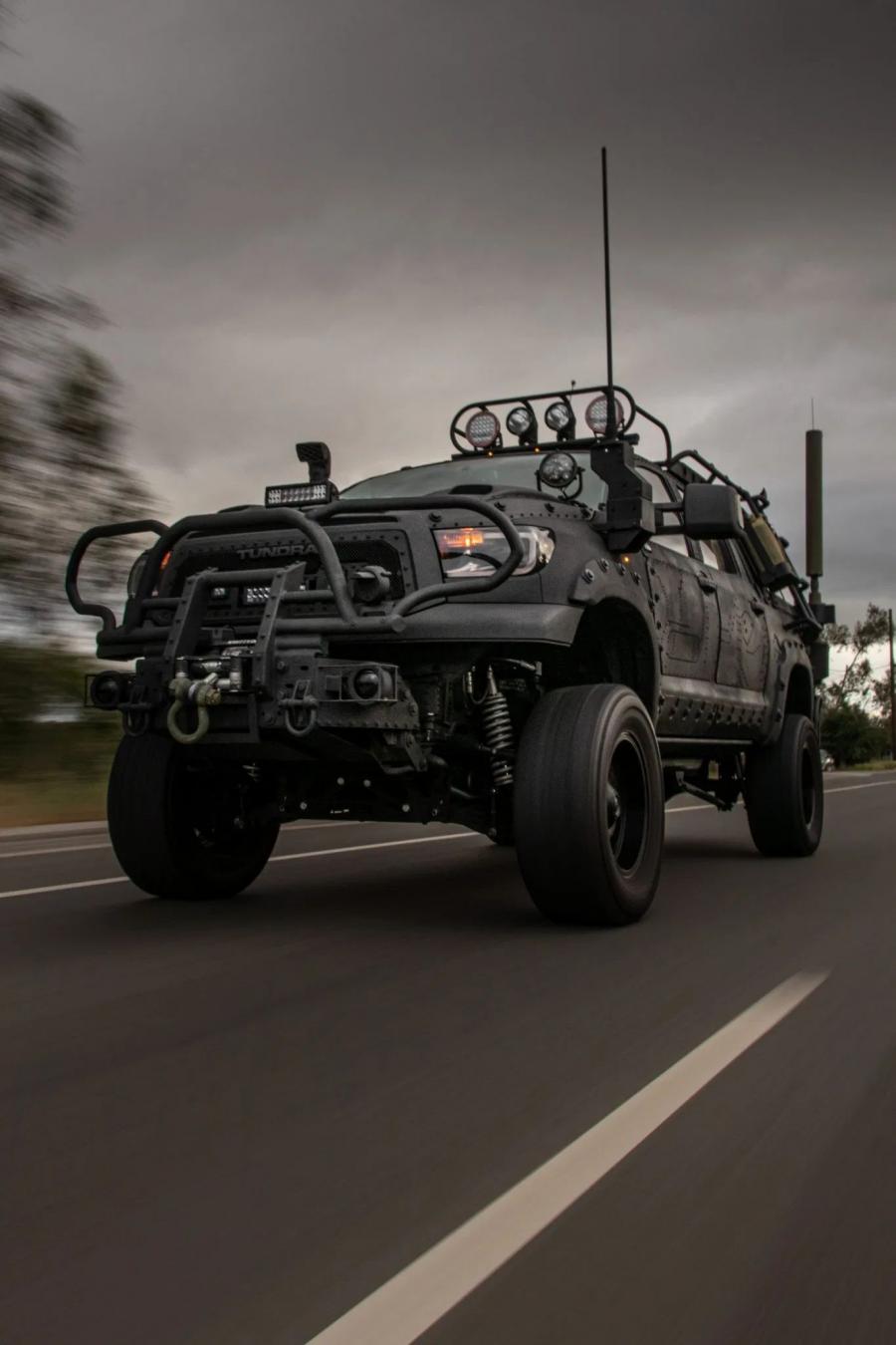  Toyota Tundra CrewMax 4x4 Zombie Apocalypse 2013 года  (фото 44 из 461)
